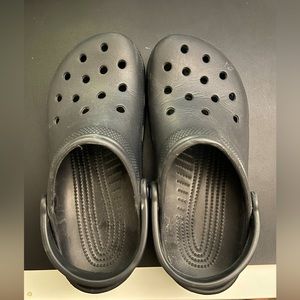 Black crocs